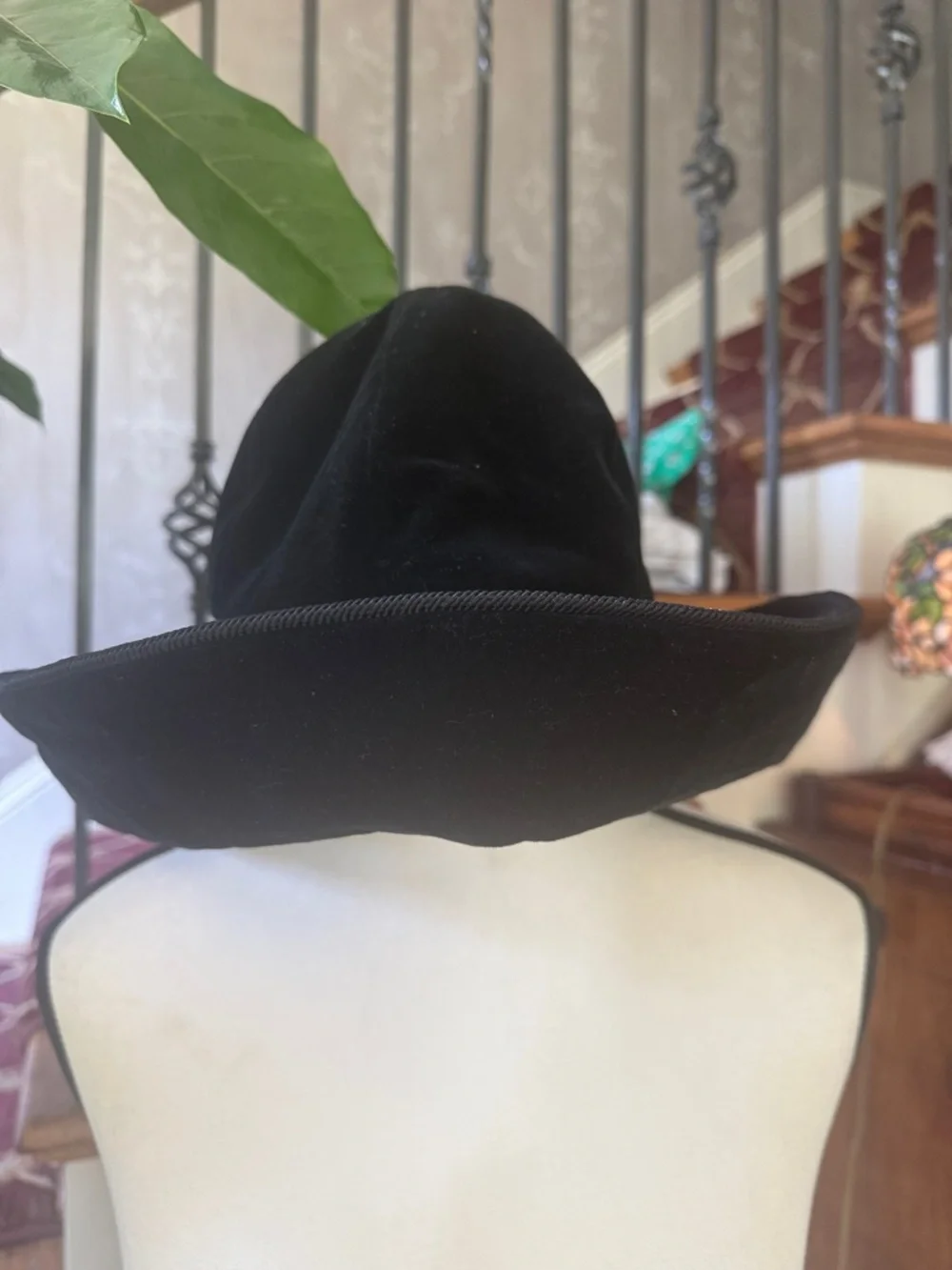 PATRICIA UNDERWOOD New York ladies felt black hat, excellent condition